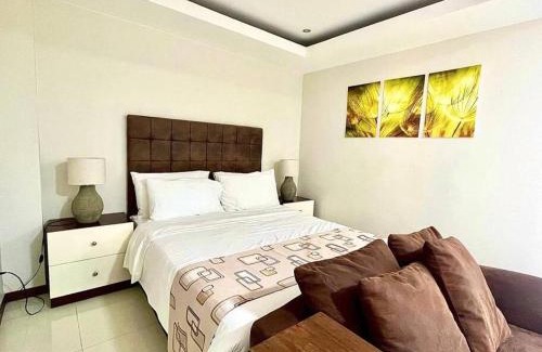 Malabanias Apartment | Sheryll Escapes - 314 La Grande Studio, Comfy studio with hotel amenities!
