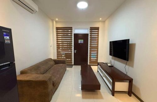 Malabanias Apartment | Sheryll Escapes - La Grande Poolside 1 BR with Bathtub, WiFi & Netflix