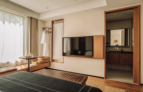 Gu Su District Hotel | Shine on