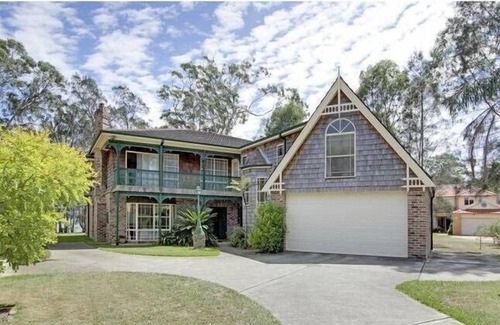 Bonnells Bay House | Shingles Delight (sleeps 12)