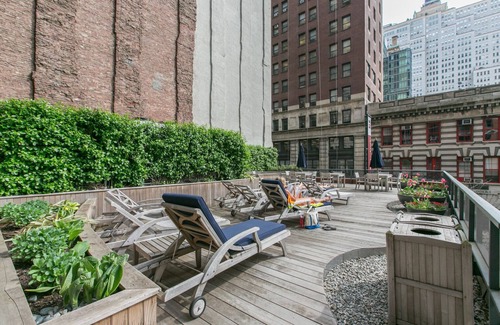 Tribeca Apartment | Shining Tribeca Studio w/Indoor pool + Gym by Blueground