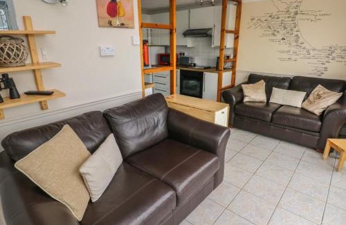 Kidwelly House | Shipwreck Chalet