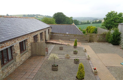 Liskeard Cottage | Shire Horse, 6 miles to Looe & dog friendly Seaton Beach, country retreat (1 BR)