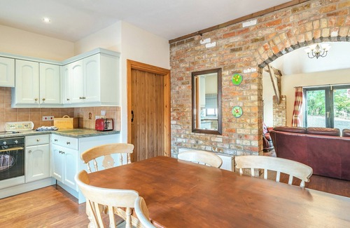 Horncastle Cottage | Shire Horse Barn - UK36672