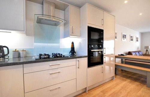 Lyme Regis House | SHIRE VIEW, family friendly, country holiday cottage in Lyme Regis