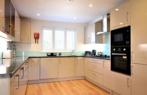 Lyme Regis House | SHIRE VIEW, family friendly, country holiday cottage in Lyme Regis
