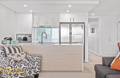 Shoal Bay Apartment | Shoal Bay Apartment one street back from the beach with water views