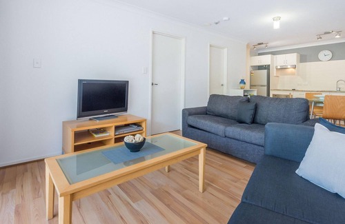 Nelson Bay Apartment | Shoal Bay Beach Apartments, 18/2 Shoal Bay Road - fantastic air conditioned unit with a pool & lift