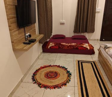 Faizabad Other | Shobhayan inn, airport railway station pickup free