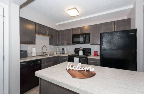 Beavercreek Apartment | Shopping Paradise | Free coffee + Parking