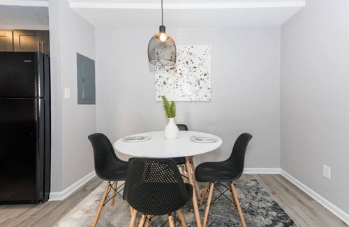 Beavercreek Apartment | Shopping Paradise | Free coffee + Parking