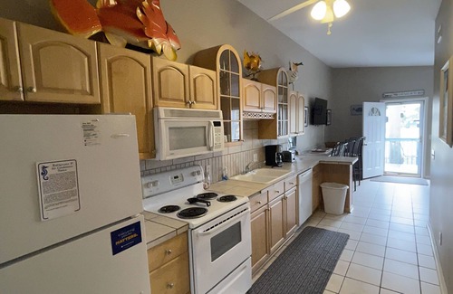 Atlantic Beach House | Shore 2 Please, pets ok/ocean view/walk 2 beach/free parking DUPLEX