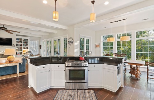 East Beach House | Shore am Happy located at the 8th Street Beach Entrance, sleeps 12 w/large Pool