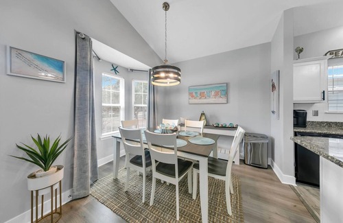 Seagrove Beach House | Shore Beats Work: Family Cottage w/Pool Access Near Seagrove Beach
