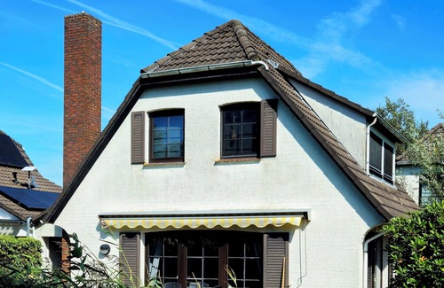 Bedekaspel House | Shore happiness on the Great Sea with boat, canoes and kayak. Dog friendly!