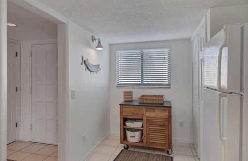 Jacksonville Beach Condo | Shore Line Views condo w/boardwalk & balcony