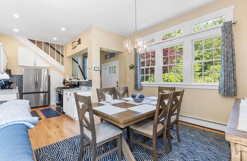 Wells House | "Shore To Please" Wells, Maine. All the comforts of home. 3 bed, 3 bath, ac +