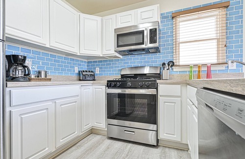 Atlantic City House | Shore Townhouse steps from the surf and sand=A+ best/safe neighborhood!