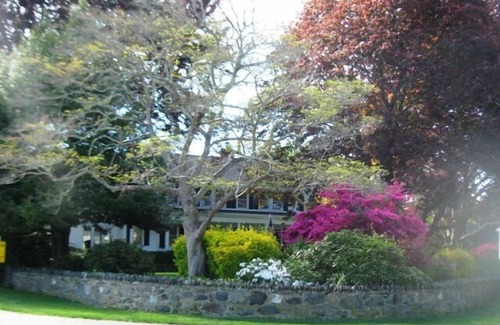 Shoreby Hill House | Shoreby Hill Jamestown Luxury Village Residence. Now booking summer 2026