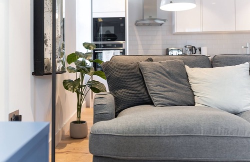 Hoxton West Apartment | Shoreditch by CAPITAL