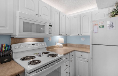 Biltmore Beach Condo | “Shoreline Retreat”~Mariner East ~Ground Floor~ 1 Bedroom 2 Bath~Sleeps 6