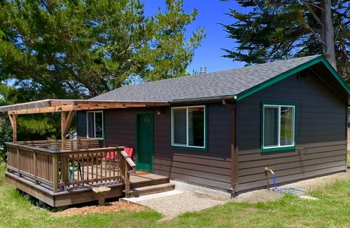 Fort Bragg House | Short Distance to Ocean or the Famous Botanical Gardens