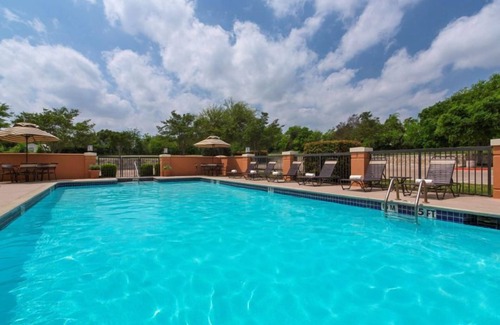Tucson House | Short drive from Golf Links Sports Complex! 4 Units W/FREE Parking! Pool!