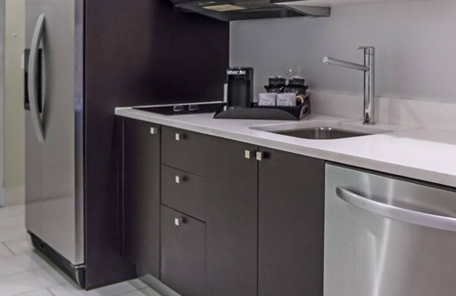 Ludlam Hotel | Short Drive to Miami Int'l Airport! Convenient Accommodation, Balcony + Kitchen