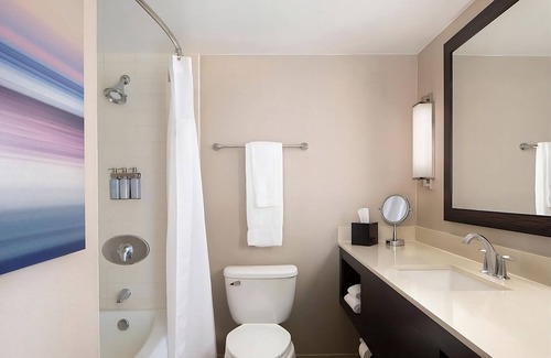 Milpitas Hotel | Short Drive to Nearest Local Vineyard ! 3 Family-friendly Units! Fitness Center!