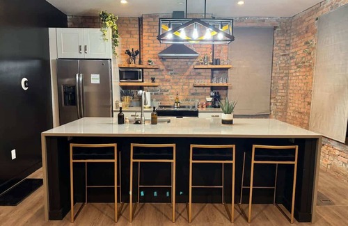 Italian Village House | Short North/Downtown | Steps to High St | Walk to Convention Ctr | 5.8K+ Reviews