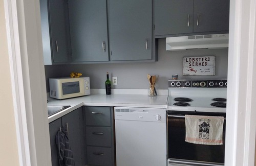 York Beach House | Short Sands Beach is a 5-Minute Walk. FALL BOOKING IS OPEN.