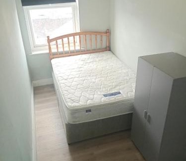 Stoke-on-Trent House | Short Stoke Stays