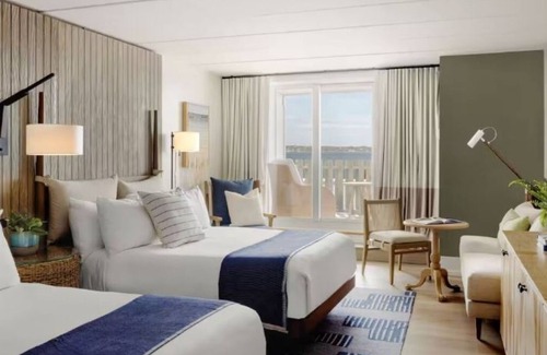 Goat Island Hotel | Short Stroll to Historic Downtown | Scenic Water View Room w/Balcony