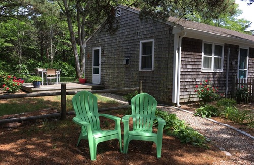 Campground Landing Cottage | Short walk to Campground Beach or private bay access! New Interior!