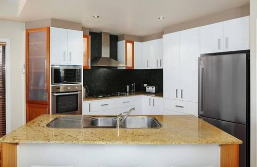 Port Macquarie House | Short walk to Flynn’s Beach