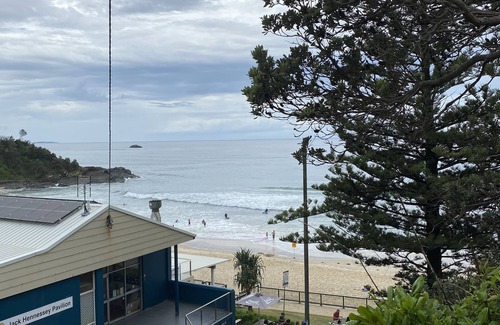 Port Macquarie House | Short walk to Flynn’s Beach