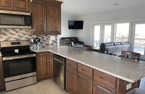 Fort Morgan Pines House | Short walk to the beach! Great fishing from front yard!