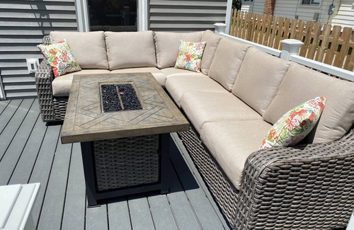 Ann Arbor House | Short Walk to the Big House, Modern Spacious 3 BR + Basement Suite, 3.5 baths