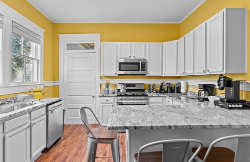 Wilmington Historic District House | Showstopper 3 BD heart of downtown historic district. No cleaning fee!