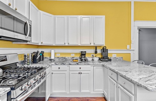 Wilmington Historic District House | Showstopper 3 BD heart of downtown historic district. No cleaning fee!