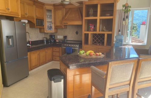 South Shore Hotel Area Condo | Showstopper 3-bedroom condo with AC & WiFi with phenomenal Mismaloya Bay views