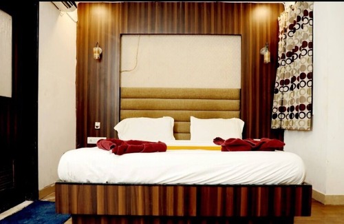 Thaltej Hotel | Shree Krishna Palace