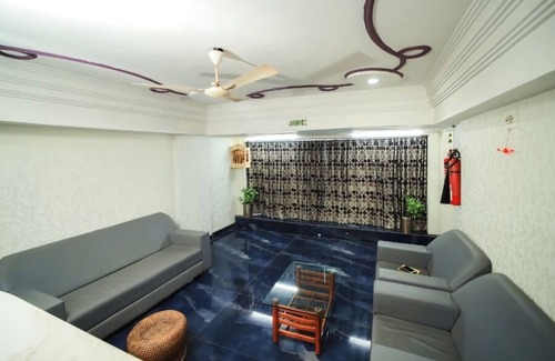 Thaltej Hotel | Shree Krishna Palace