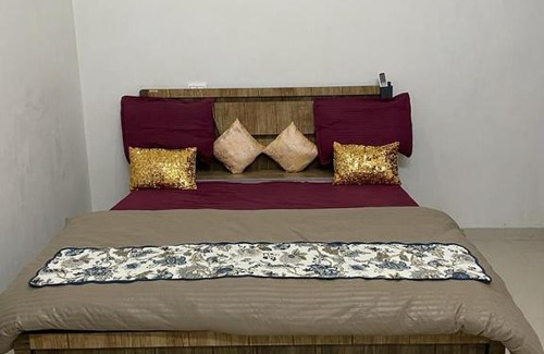 Vrindavan Apartment | Shree Radhe Dham Homestay