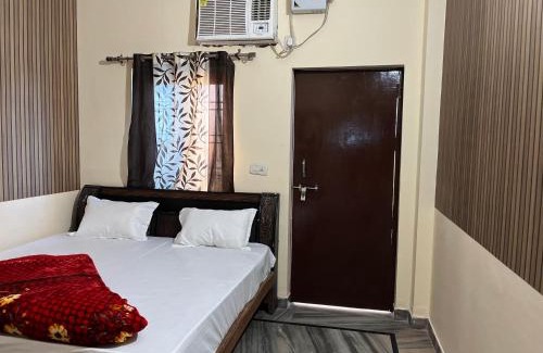 Mat House | Shri Banke Bihari