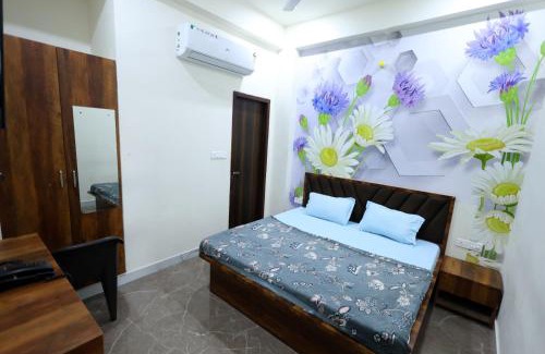 Mathura House | Shri Girraj Residency