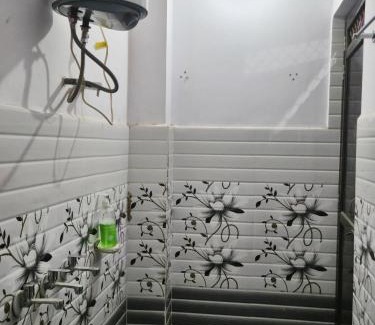 Gonda Hotel | Shri Narvadeshwar Nath Guest House