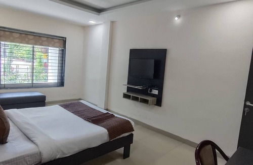 Rau Hotel | SHRI RAM KRISHNA BAGH HOTEL
