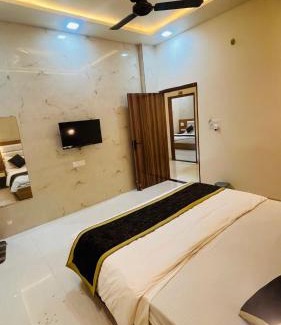 Vrindavan House | shri raman niwas near bankey bihari