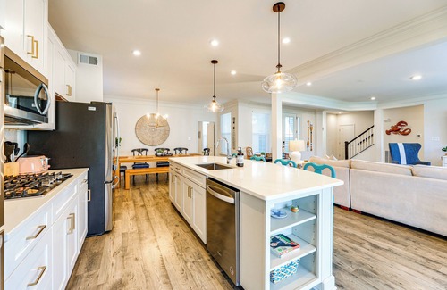 Millville House | Shuttle to Bethany Beach: Stylish Home w/Perks!